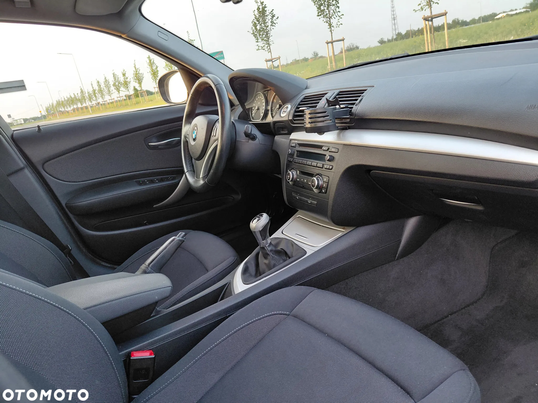 BMW Seria 1 120i - 12