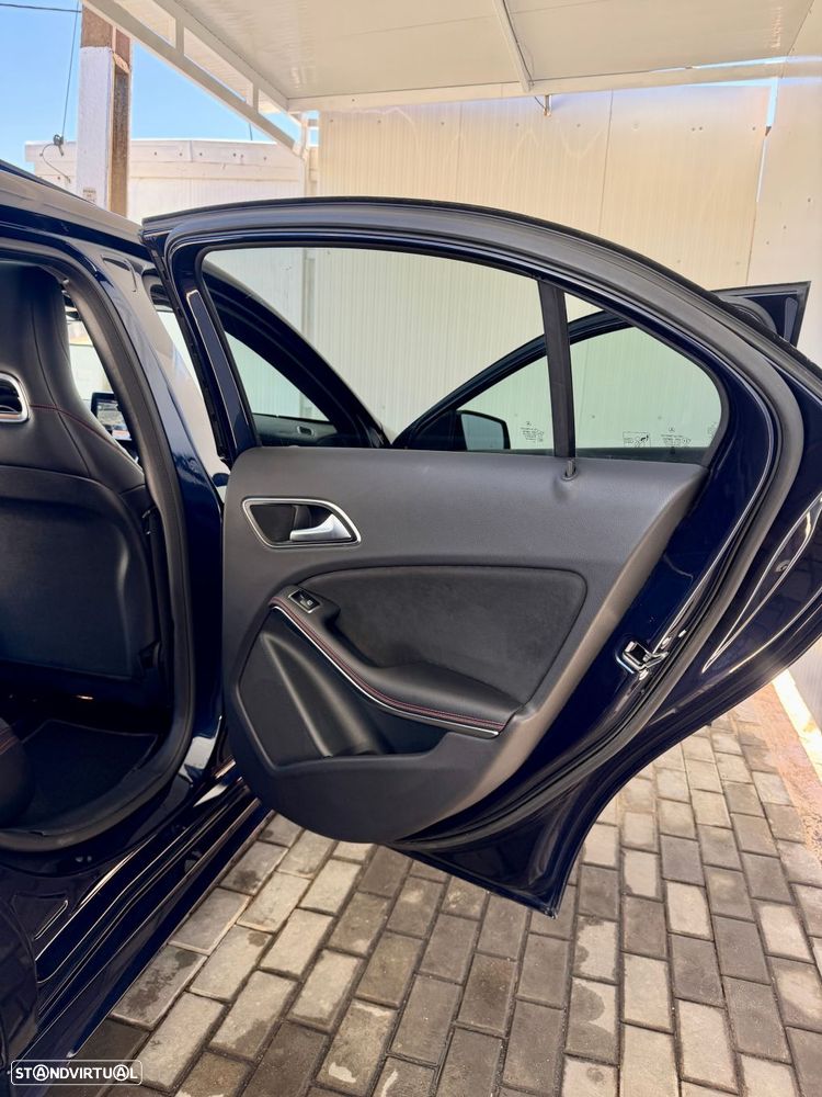 Mercedes-Benz A 180 d AMG Line - 24