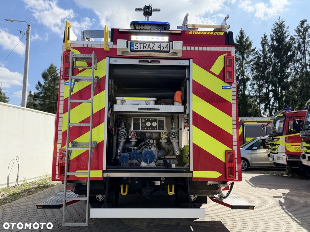 MAN Straż pożarna pojazd pożarniczy wóz strażacki MAN L80 GBA średni terenowy- uterenowiony 4x4 CNBOP 3000l wody + 100l piany reduktor blokady przedniego i tylnego mostu, maszt oświetleniowy - 5