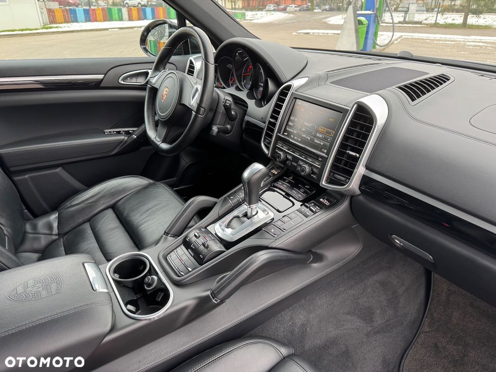Porsche Cayenne Platinum Edition - 36