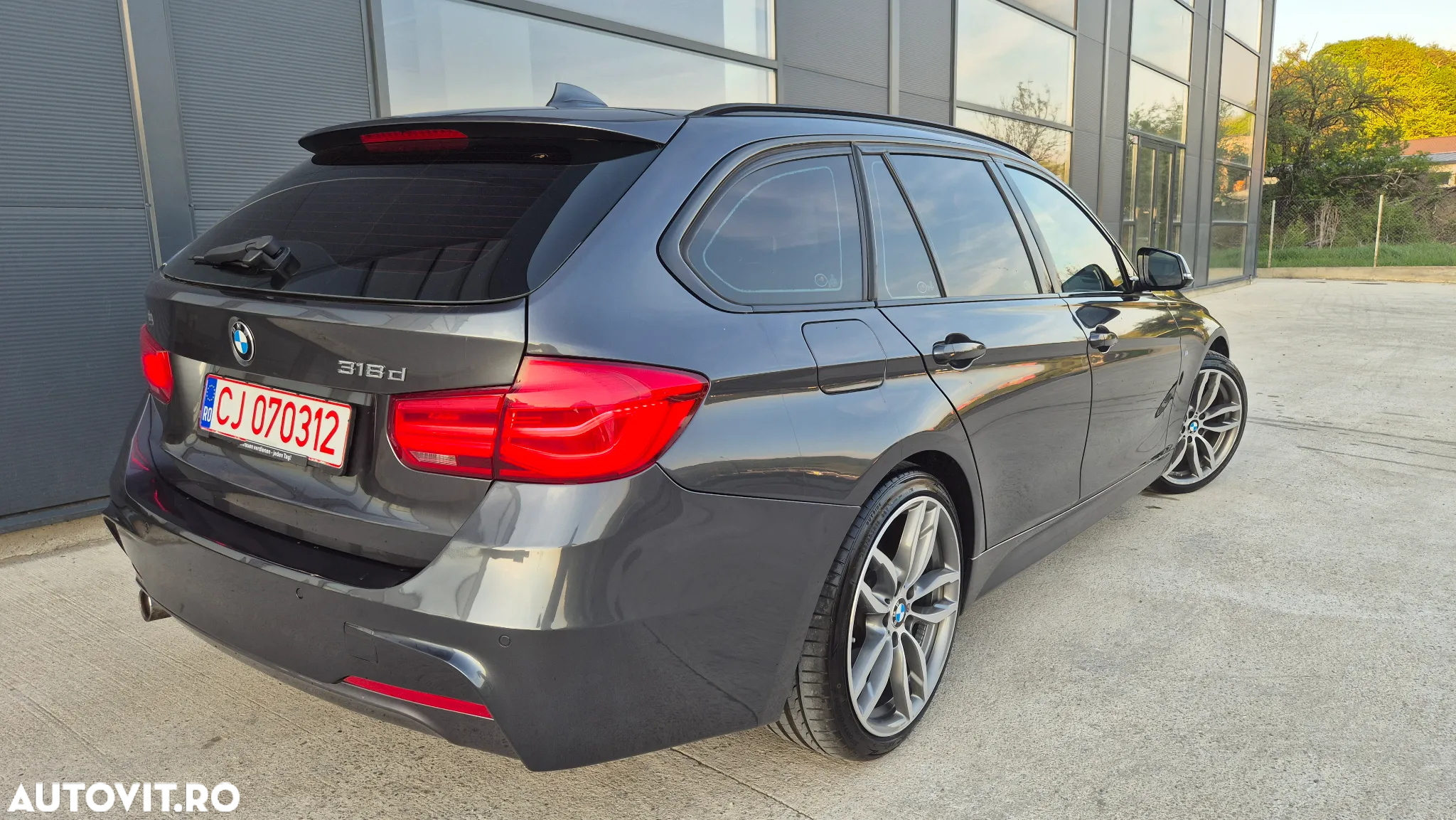 BMW Seria 3 318d Touring Aut. M Sport - 5