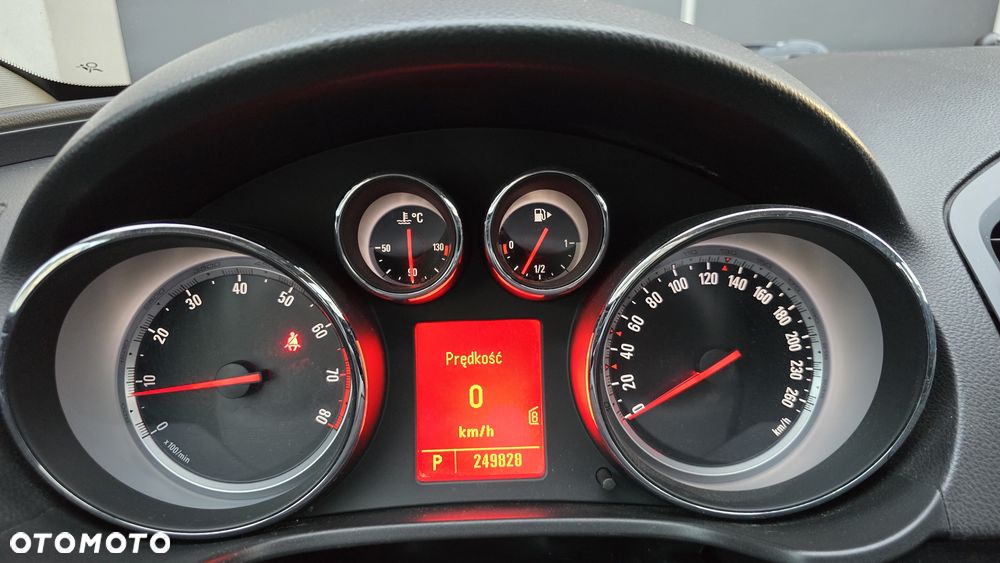 Opel Insignia 2.0 T Sport 4x4 - 16