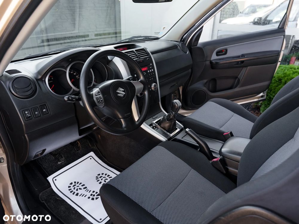 Suzuki Grand Vitara 1.6 Club - 16