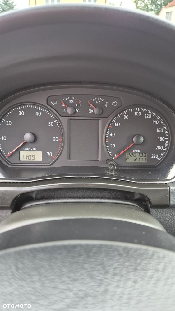 Volkswagen Polo 1.4 16V Comfortline - 18