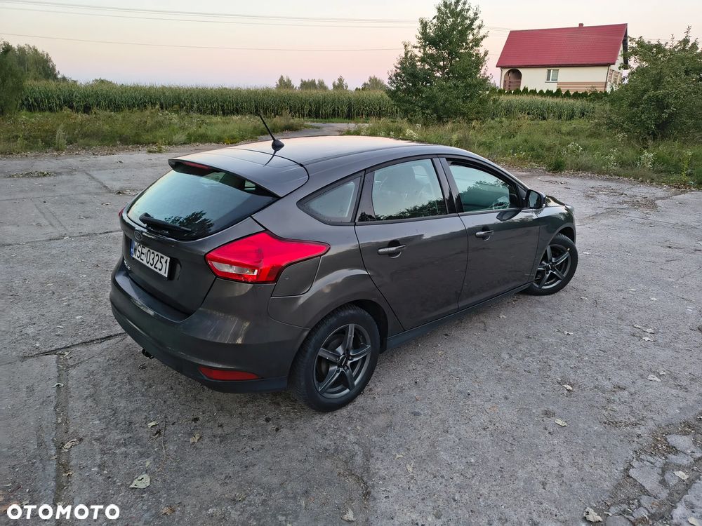 Ford Focus 1.6 Trend - 33