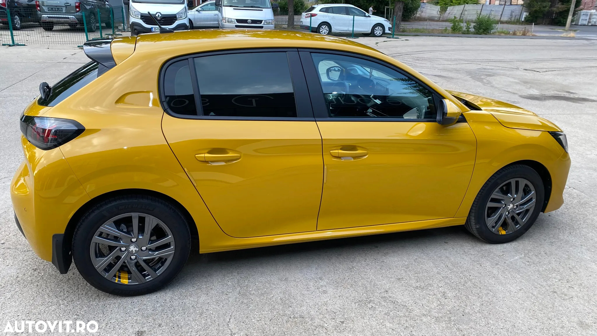 Peugeot 208 1.2 L PureTech STT Active Pack - 2