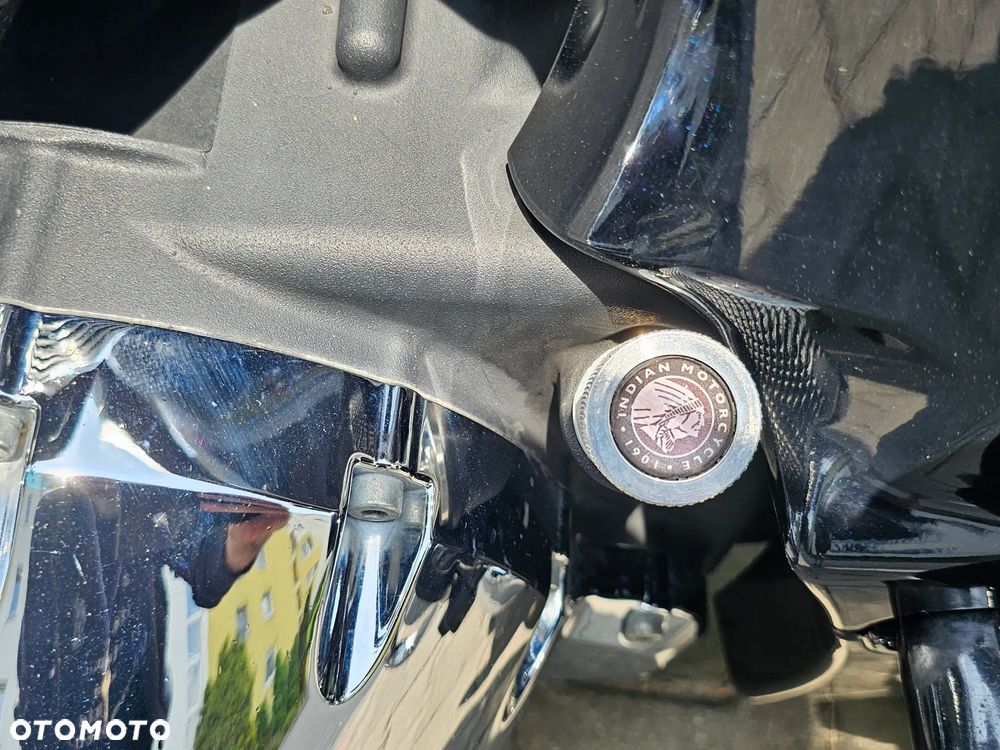 Indian Roadmaster - 8