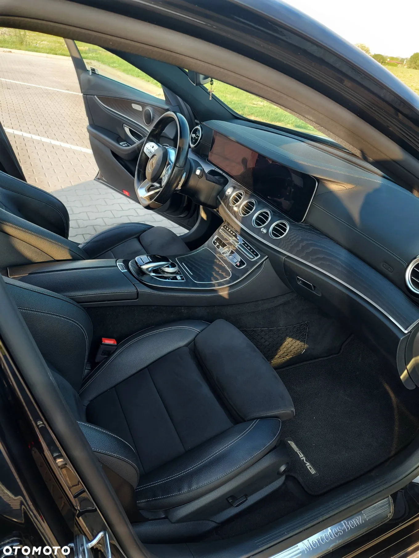 Mercedes-Benz Klasa E 220 d 4-Matic 9G-TRONIC - 34