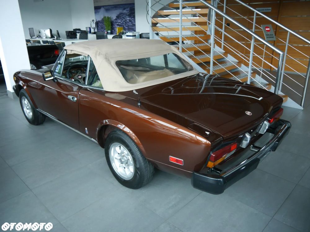 Fiat 124 Spider - 7