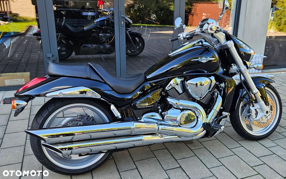 Suzuki Intruder - 16