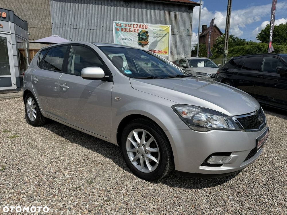Kia Ceed 1.4 CVVT Dream-Team Edition - 26