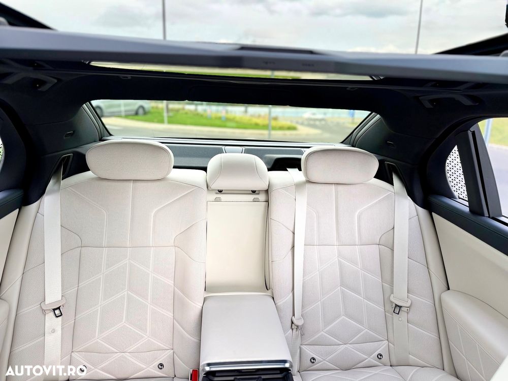 BMW Seria 7 740d xDrive - 23
