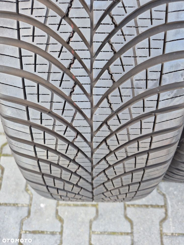Opony Goodyear 235 55 R18 - 4
