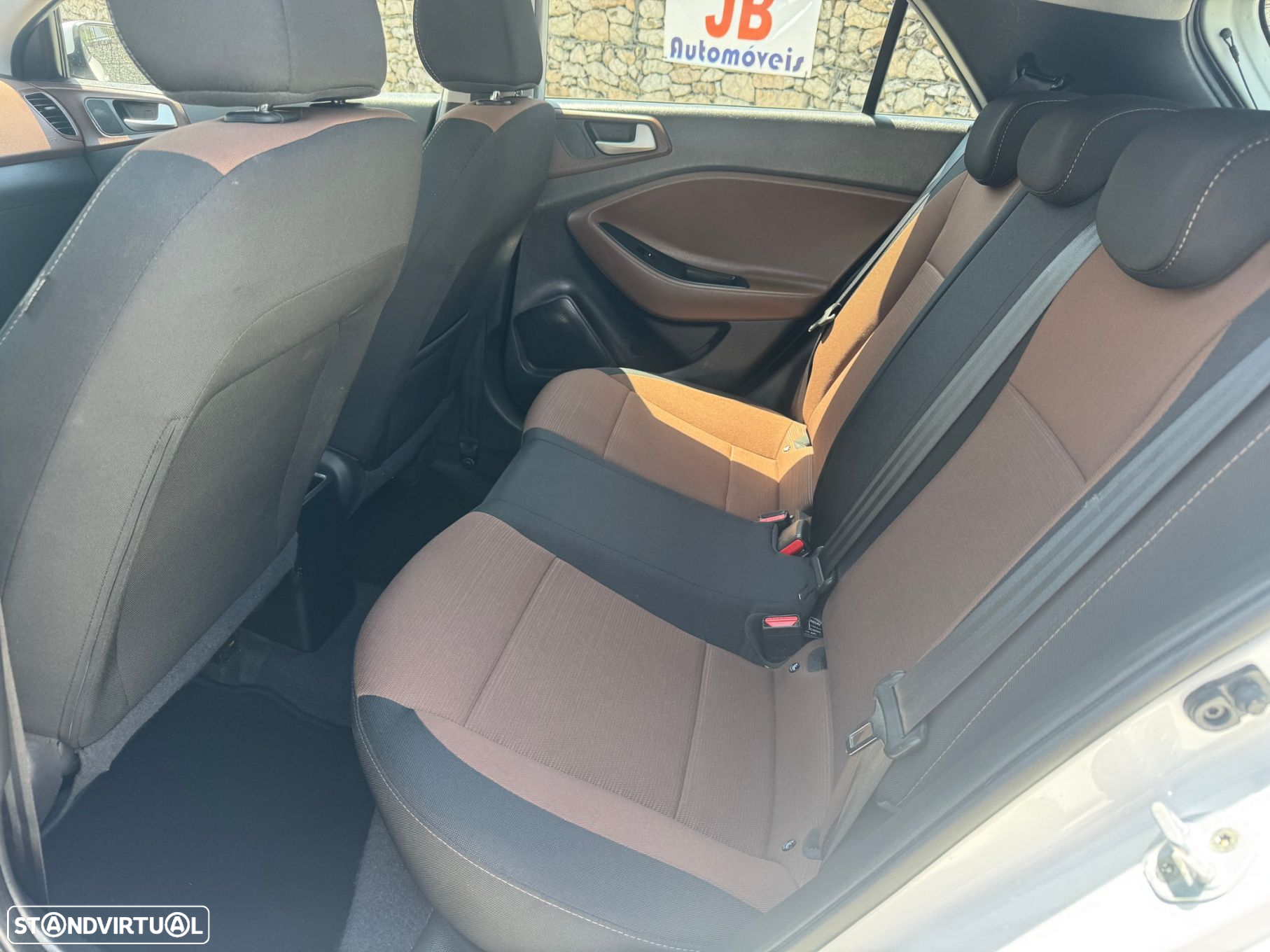 Hyundai i20 1.1 CRDi Access+Bluetooth - 13