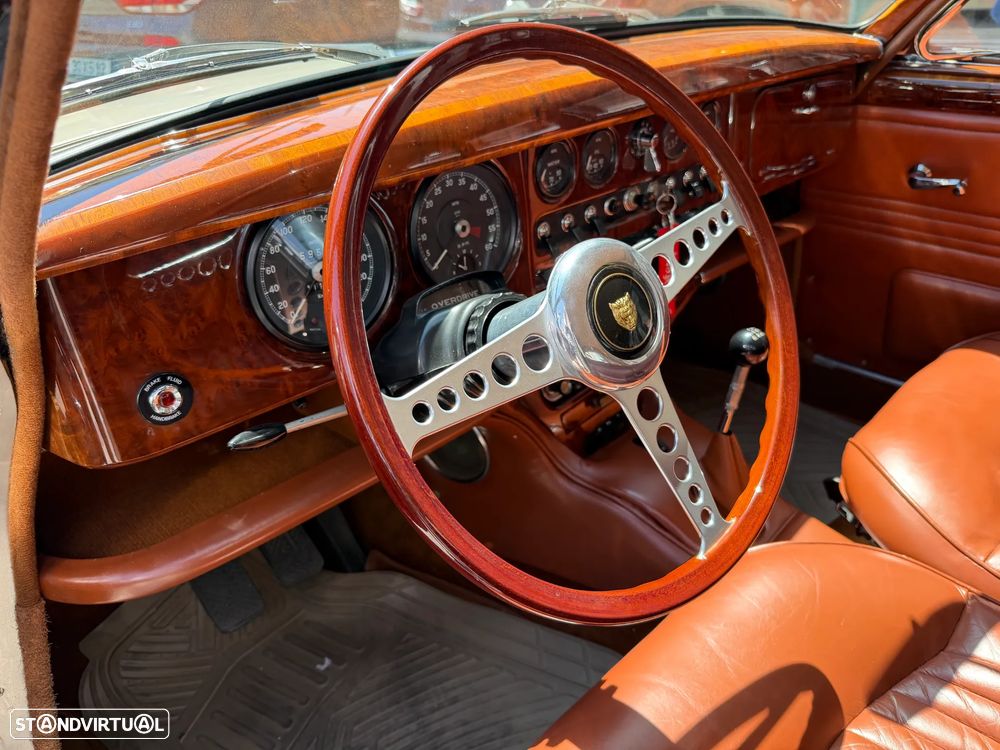 Jaguar S-Type - 11