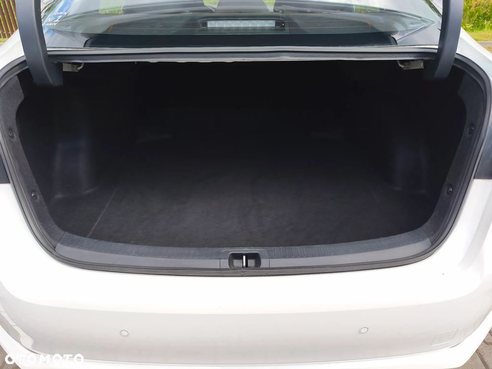 Toyota Corolla 1.8 Hybrid Comfort - 16