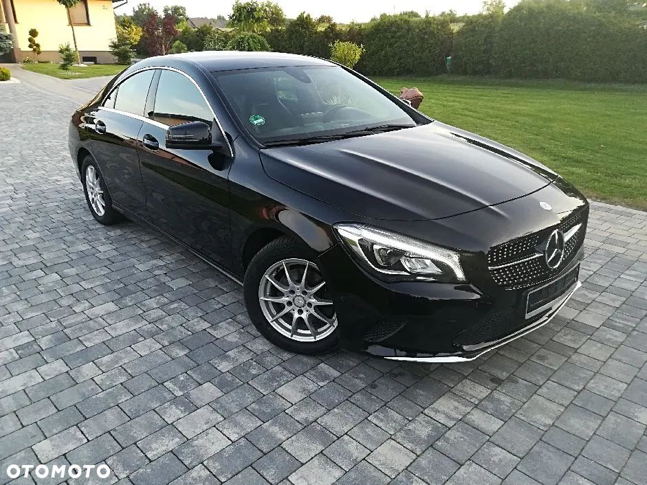 Mercedes-Benz CLA 180 AMG Line - 1