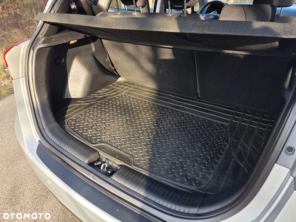 Hyundai ix20 1.4 blue Comfort - 24