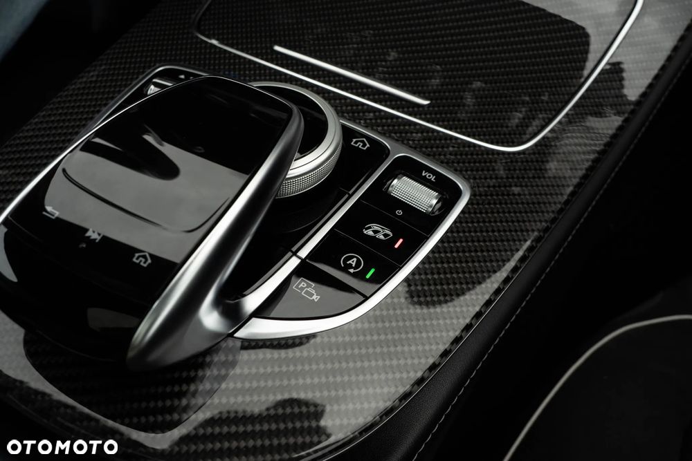 Mercedes-Benz Klasa E AMG 63 S 4Matic+ 9G-TRONIC - 25