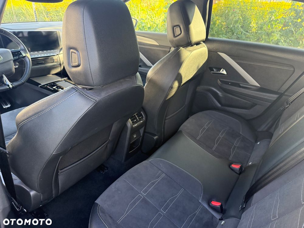 Opel Astra 1.2 T GS Line S&S - 18