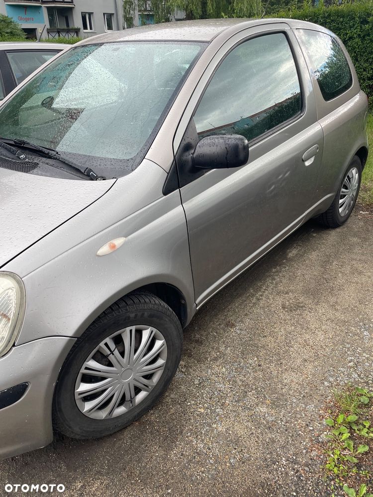 Toyota Yaris 1.0 Base - 3