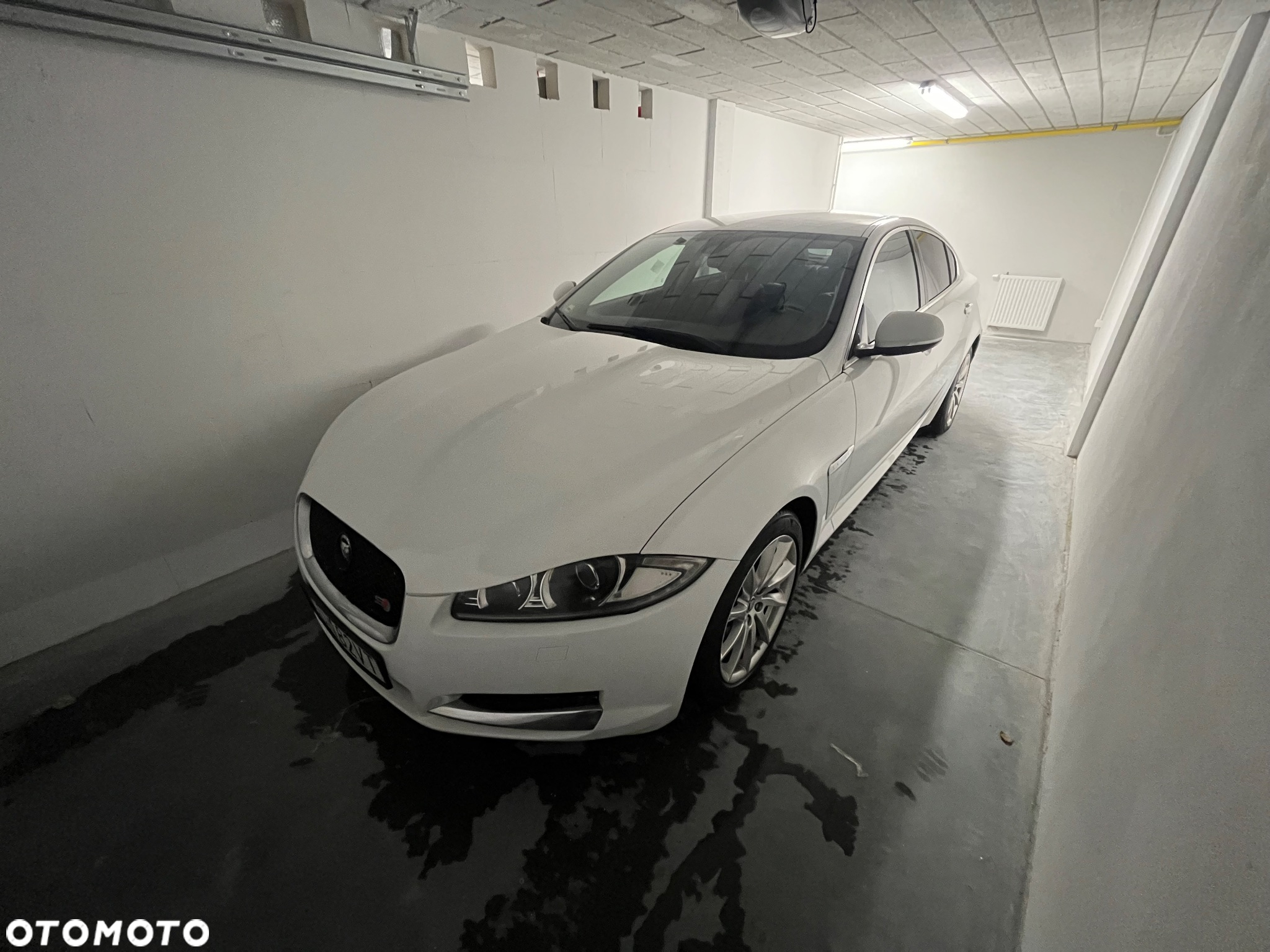Jaguar XF 2.2 D Luxury - 11