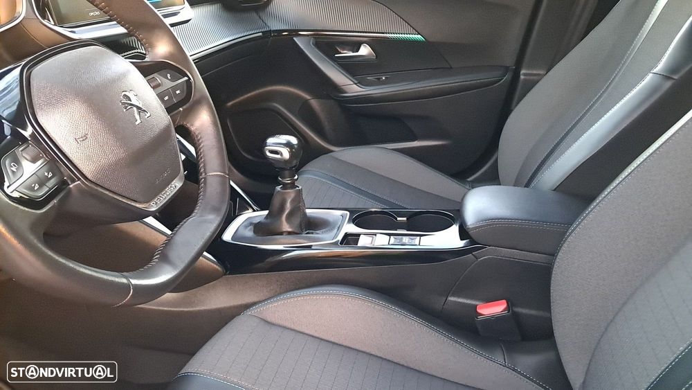 Peugeot 2008 1.2 PureTech Allure Pack - 22