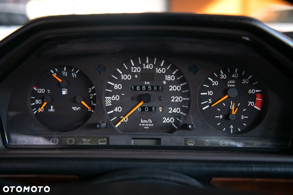 Mercedes-Benz W124 (1984-1993) - 12