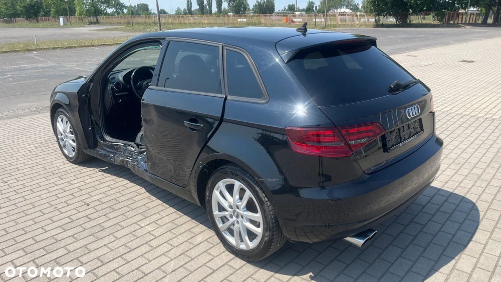 Audi A3 Sportback 1.4 TFSI Attraction - 4