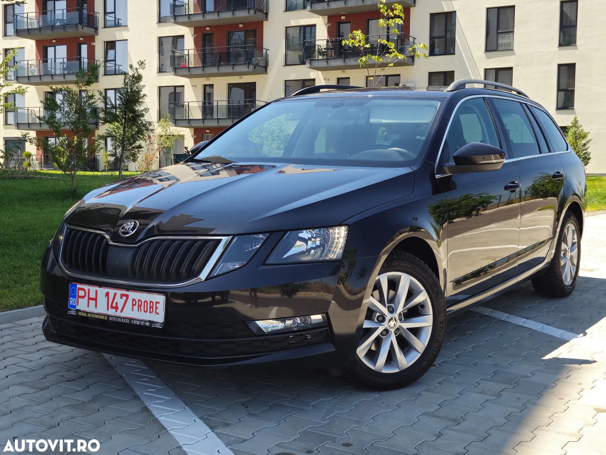 Skoda Octavia Combi Diesel 1.6 TDI DSG Ambition - 1