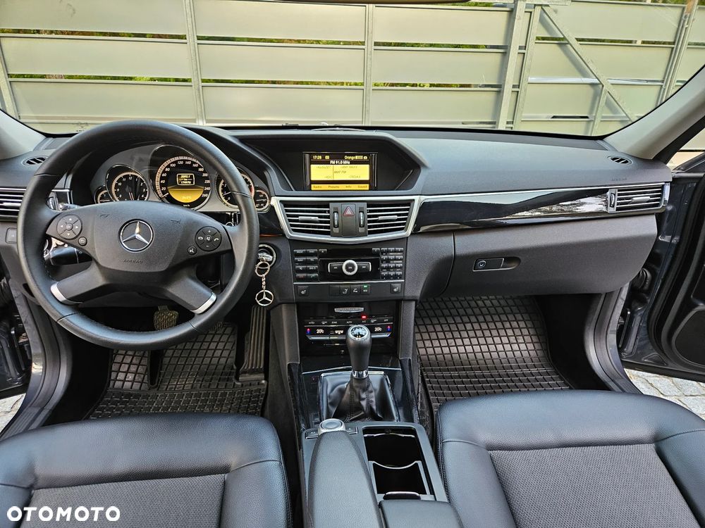 Mercedes-Benz Klasa E 200 CGI BlueEff Avantgarde - 9