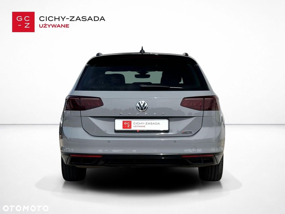Volkswagen Passat Variant 2.0 TDI Bi-Turbo BMT 4Mot Highline DSG - 4