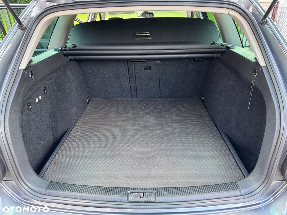 Volkswagen Golf 1.6 TDI Highline - 9
