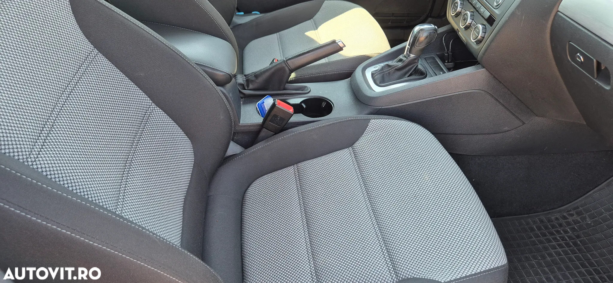 Volkswagen Jetta 1.4 Hybrid DSG Comfortline - 7