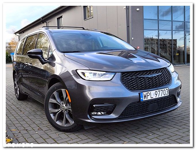 Chrysler Pacifica - 4