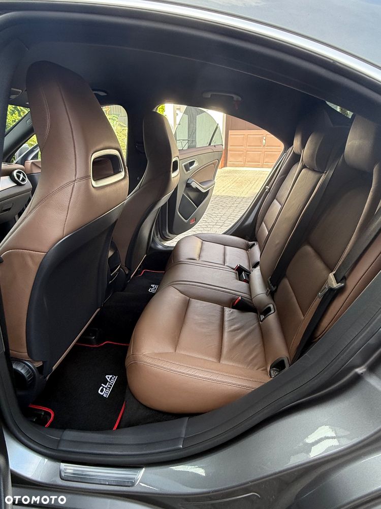 Mercedes-Benz CLA 200 d 7G-DCT - 13