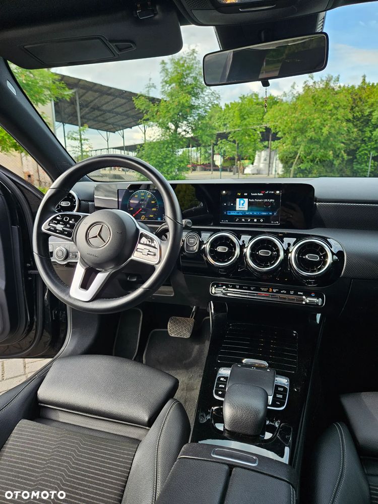 Mercedes-Benz Klasa A 180 Progressive 7G-DCT - 26
