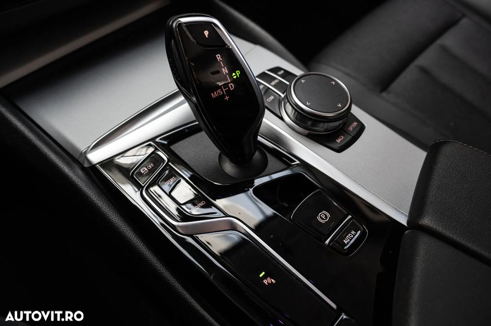 BMW Seria 5 520d Aut. Luxury Line - 15