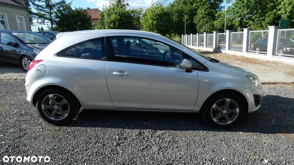 Opel Corsa 1.2 16V Enjoy - 8