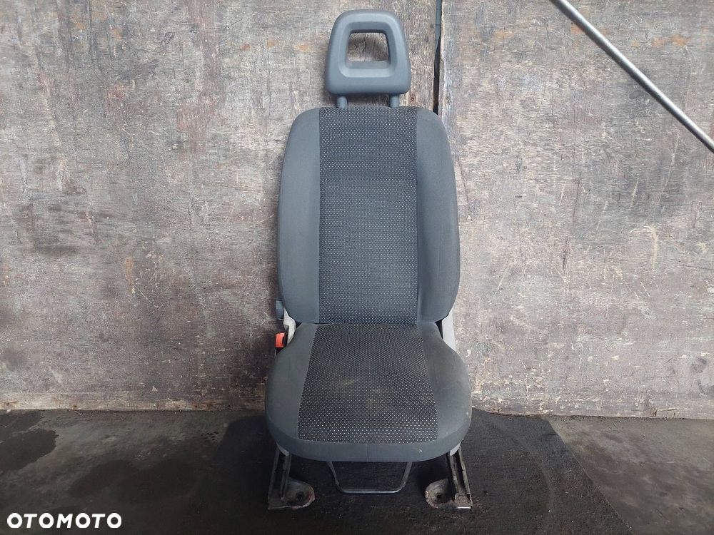FOTEL LEWY PRZÓD KIEROWCY FIAT PANDA II - 1