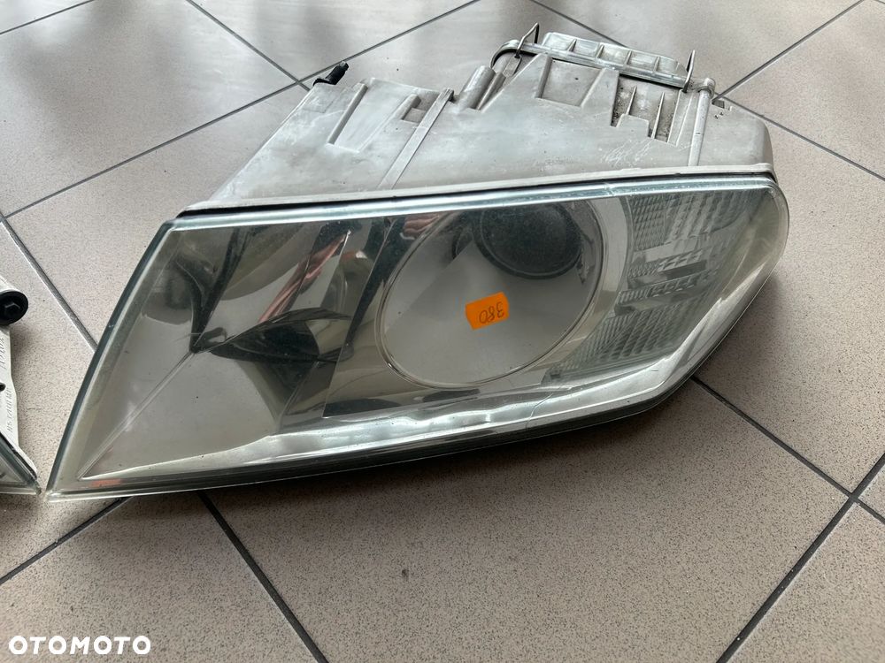 LAMPA PRAWA LEWA PRZÓD XENON SKODA OCTAVIA II - 2