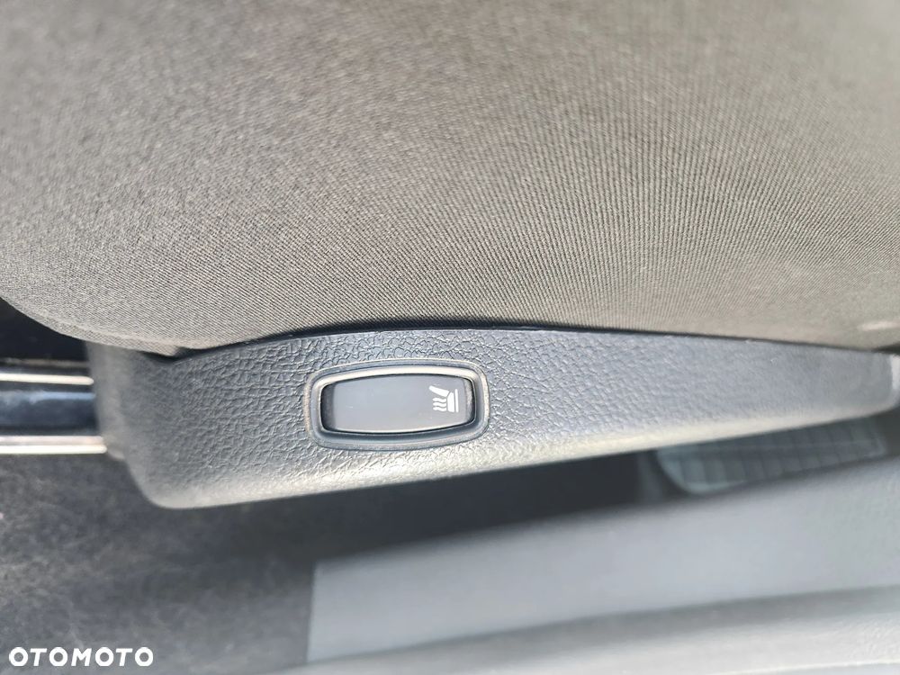 Dacia Lodgy SCe 100 Laureate - 8