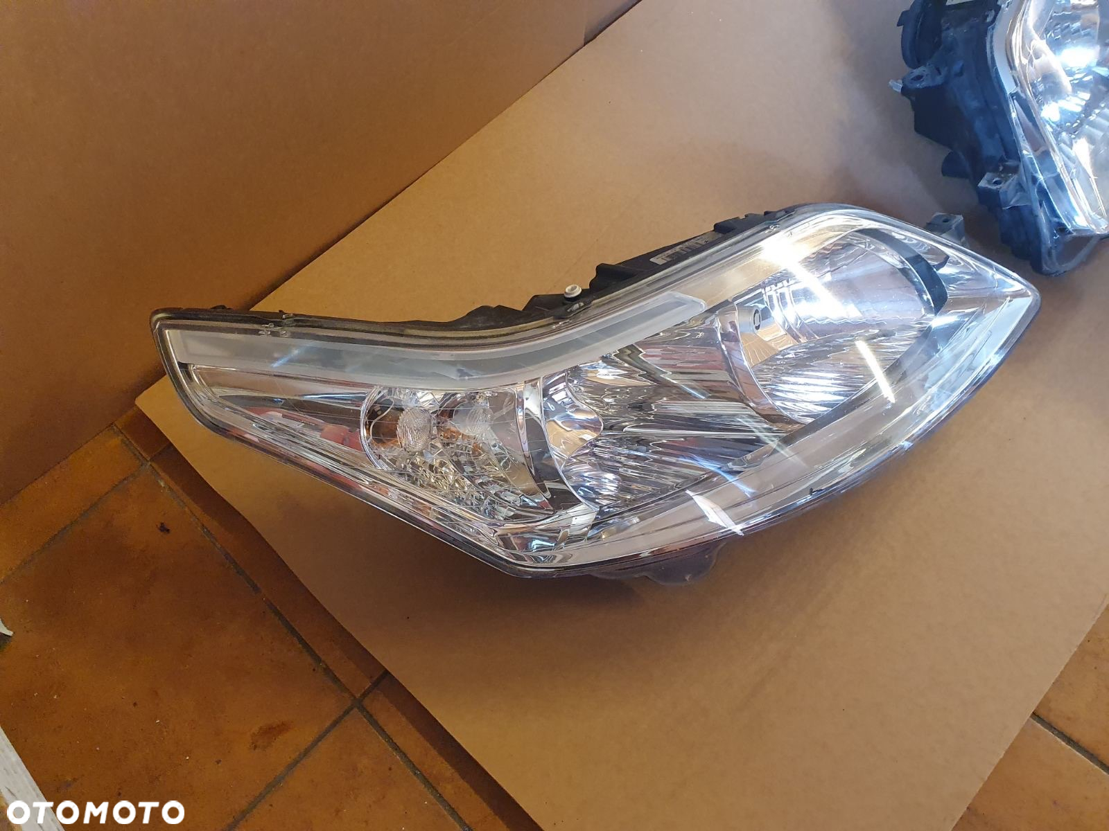 REFLEKTOR L/P CITROEN C4 1 I ZWYKŁY EUROPA - 2