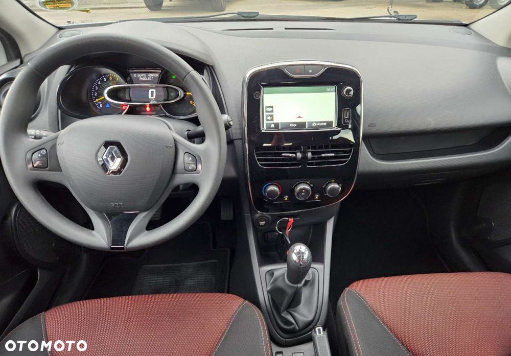 Renault Clio - 8