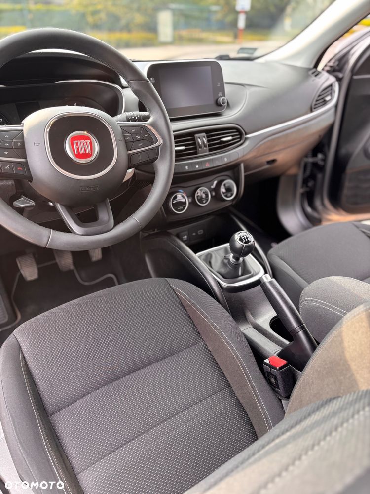 Fiat Tipo 1.4 16v Lounge EU6d - 15