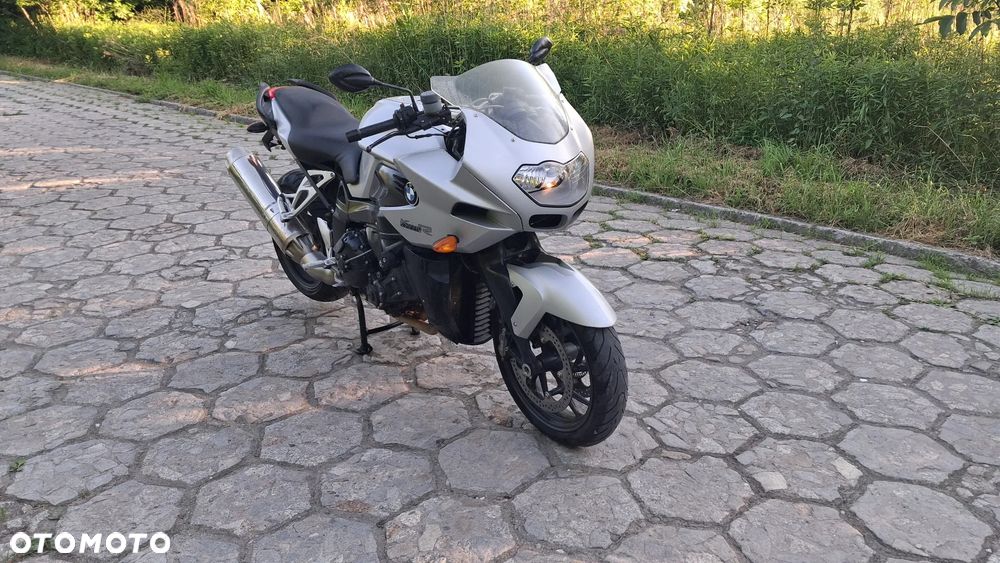 Na części Motocykl BMW K 1200 R Sport (0585,0595) silnik 1.2 16v 163 KM opona felga owiewka obudowa kanapa lusterko lampa Przełącznik Włącznik Sterownik Przewody Wiązka Instalacja Moduł Komputer Czujnik Listwa Pompa ABS Alternator Wtryski Rozrusznik Klimatyzacji Paliwa Wspomagania Kolektor Zawieszenie lagi Amortyzator Wydech Tłumik Zacisk hamulcowy chłodnica wentylator błotnik bak wspornik szybka owiewka ogon felga - 3