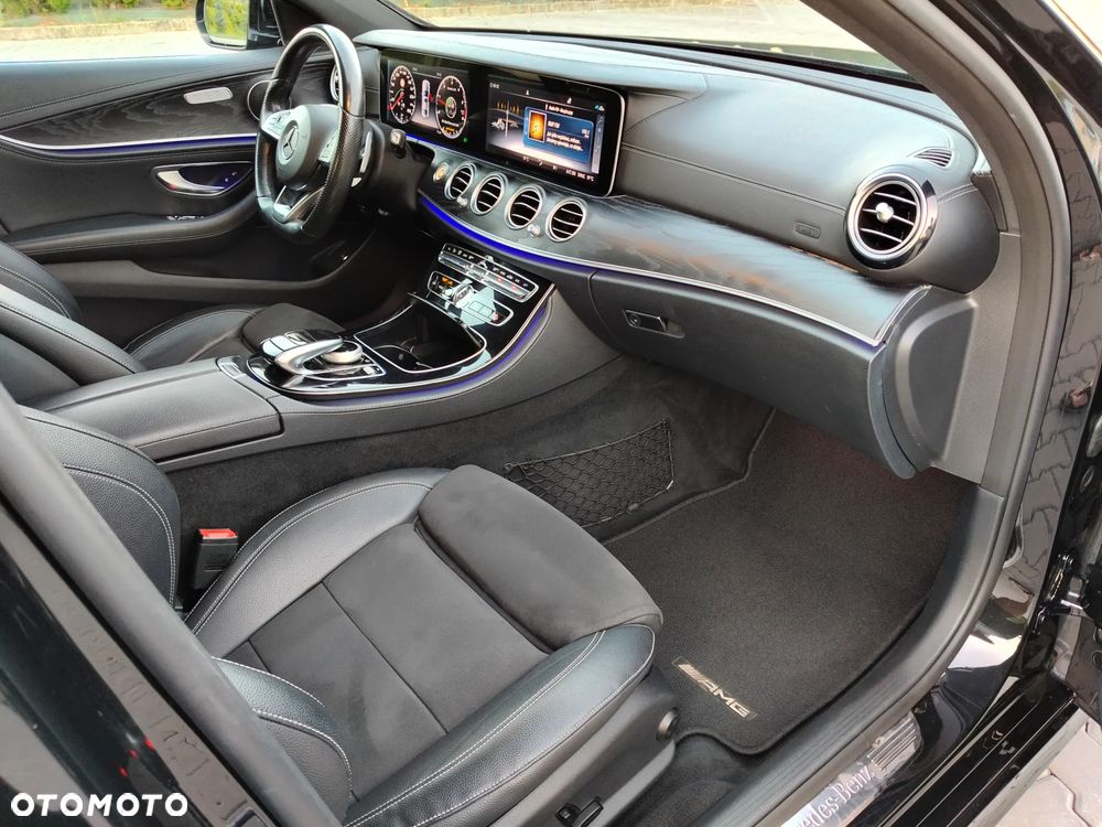 Mercedes-Benz Klasa E 220 d 4-Matic Business Edition 9G-TRONIC - 37