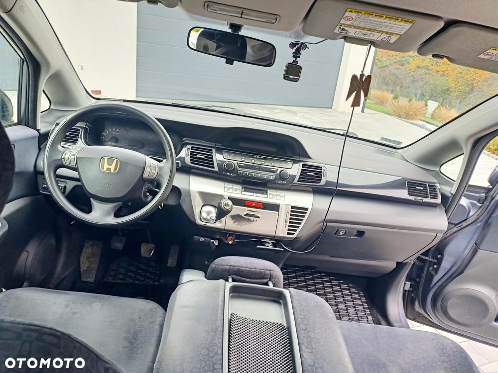 Honda FR-V - 7