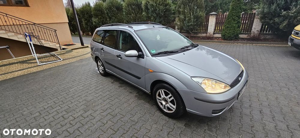 Ford Focus 1.6 Futura - 1