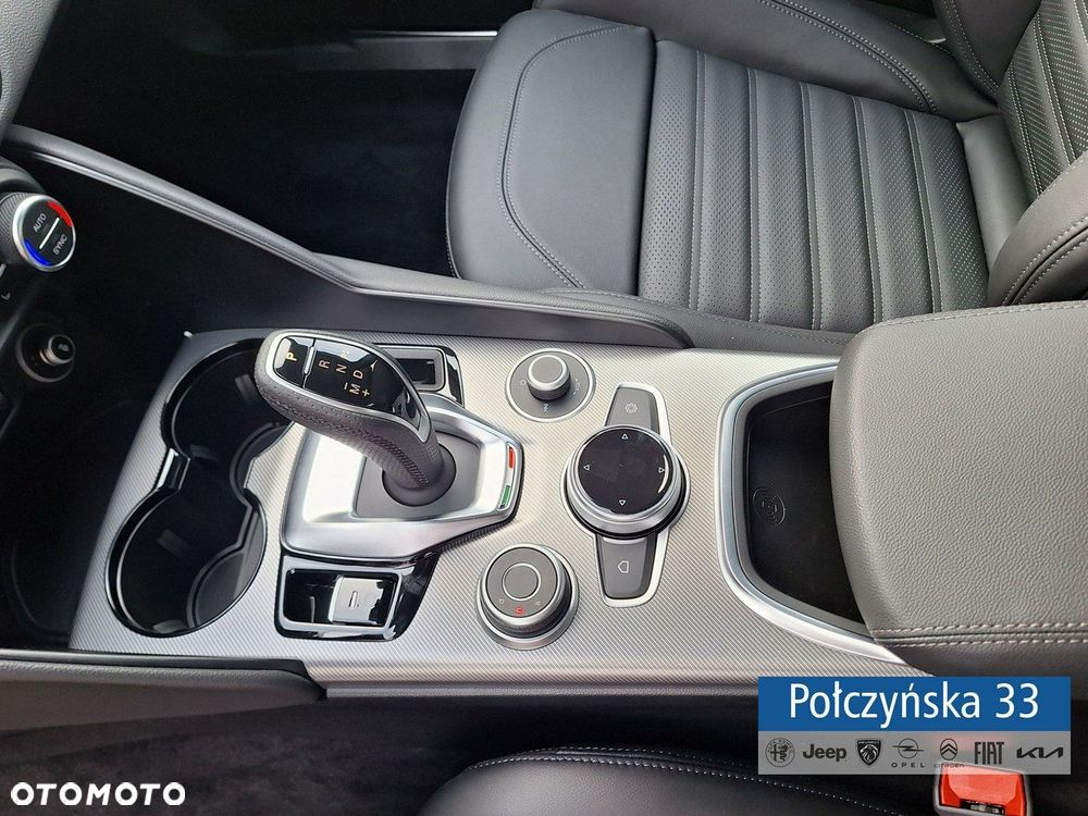 Alfa Romeo Giulia - 25